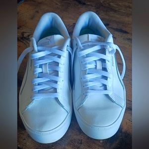 PUMA Smash Platform Low White Sneakers
